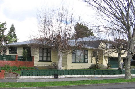 Photo of property in 2 Churchill Avenue, Hokowhitu, Palmerston North, 4410