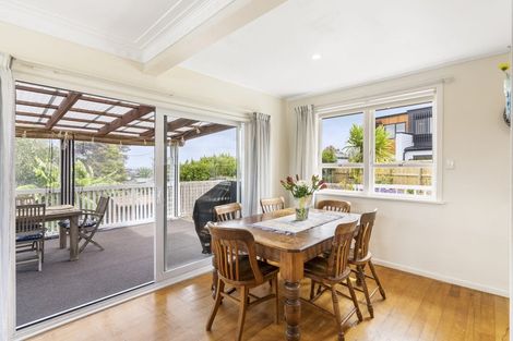 Photo of property in 32 Windy Ridge Road, Glenfield, Auckland, 0629