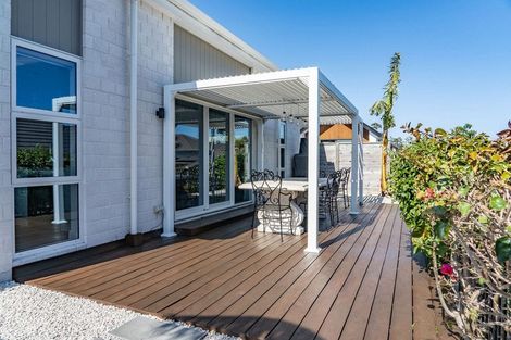 Photo of property in 27 Kayelene Place, Omokoroa, 3114