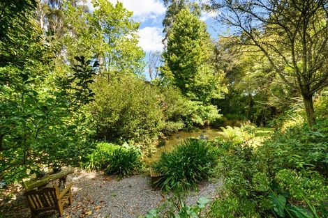 Photo of property in 5 Waicola Drive, Fitzherbert, Palmerston North, 4471