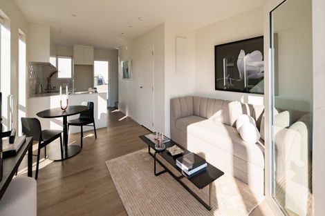 Photo of property in 2/5 Preston Avenue, Henderson, Auckland, 0610