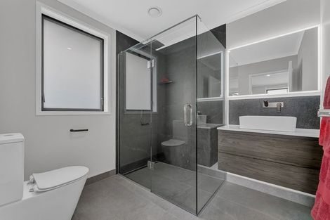 Photo of property in 2 Paapaka Way, Waiuku, 2123