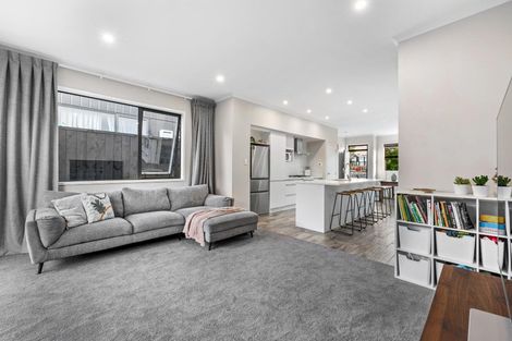 Photo of property in 4 Kapia Road, Westgate, Auckland, 0614