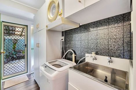 Photo of property in 44a Riserra Drive, Ranui, Auckland, 0612