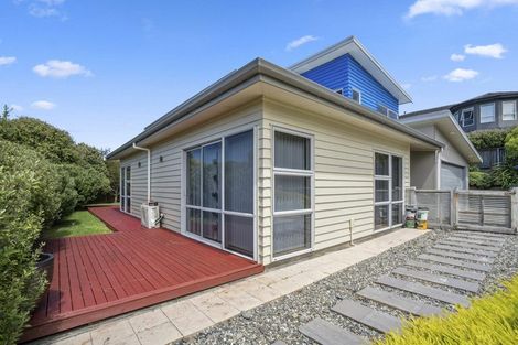 Photo of property in 42 Waverton Terrace, Churton Park, Wellington, 6037