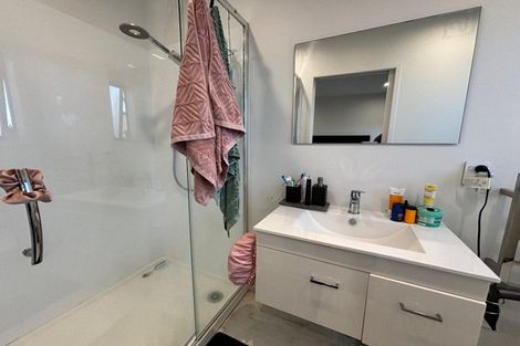 Photo of property in 5 Poutawa Lane, Clarks Beach, 2122