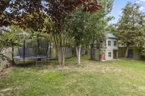 Photo of property in 5 Kopara Grove, Stokes Valley, Lower Hutt, 5019