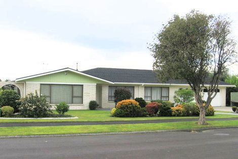 Photo of property in 10 Cattanach Street, St Andrews, Hamilton, 3200