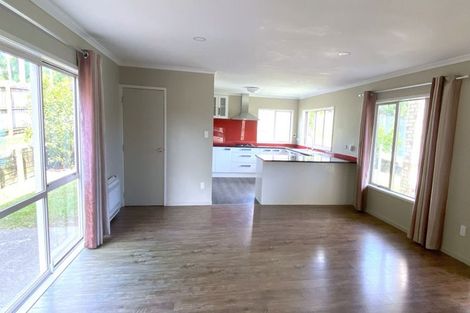 Photo of property in 12 Neaptide Close, Red Beach, 0932