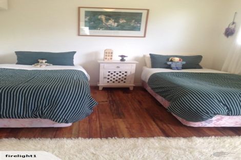 Photo of property in 95 Cornwallis Road, Cornwallis, Auckland, 0604