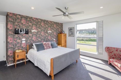 Photo of property in 24 Okarito Avenue, Levin, 5510