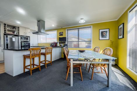 Photo of property in 6 Arbor Close, Manurewa, Auckland, 2102