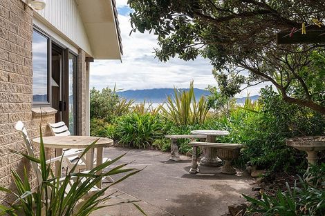 Photo of property in 43 Field Way, Waikanae Beach, Waikanae, 5036