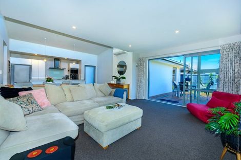 Photo of property in 10 Meyer Crescent, Halswell, Christchurch, 8025