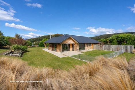 Photo of property in 4 Beagle Lane, Wanaka, 9305