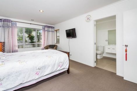 Photo of property in 59 Fields Parade, Oteha, Auckland, 0632