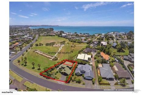 Photo of property in 5 Esther Place, Red Beach, 0932