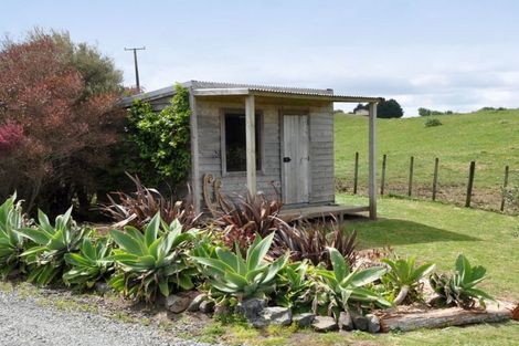 Photo of property in 301 Ranganui Road, Kaiwaka, 0573