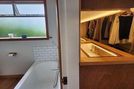 Photo of property in 34 Cannon Hill Crescent, Mount Pleasant, Christchurch, 8081