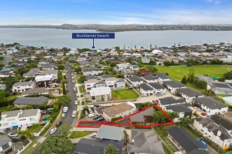 Photo of property in 1/5 Gulf Crest, Bucklands Beach, Auckland, 2012