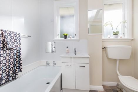 Photo of property in 2 Rakihau Place, Titahi Bay, Porirua, 5022