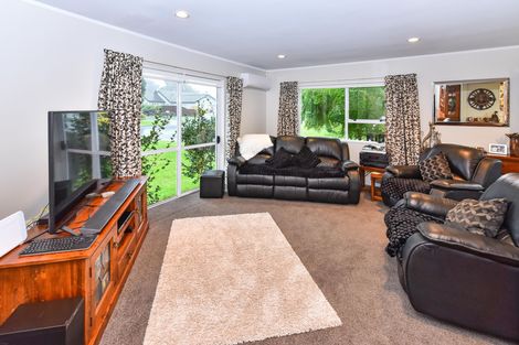 Photo of property in 3 Alpha Street, Papakura, 2110