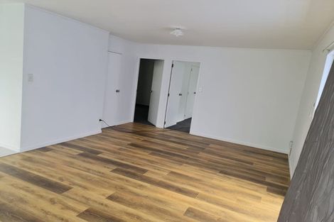 Photo of property in 11 Rerewai Place, Kelston, Auckland, 0602