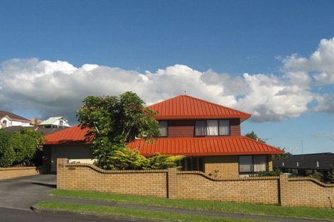 Photo of property in 86 Dalwhinnie Parade, Highland Park, Auckland, 2010