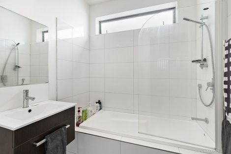 Photo of property in 71 Tiketike Way, Brooklyn, Wellington, 6021