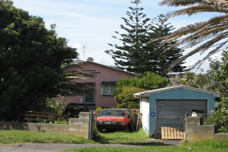 Photo of property in 10 Morgan Street, Castlecliff, Whanganui, 4501