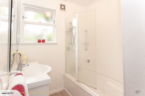 Photo of property in 38 Lanigan Street, Birkdale, Auckland, 0626