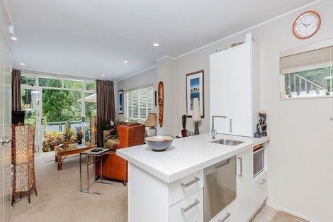 Photo of property in 3i/20 Ian Marwick Place, Birkenhead, Auckland, 0626