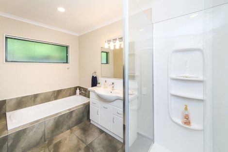 Photo of property in 9 Montana Way, Milson, Palmerston North, 4414