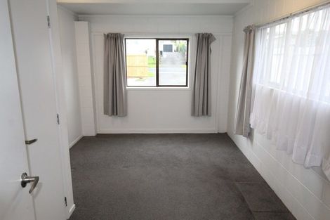 Photo of property in 25 Kamara Road, Glen Eden, Auckland, 0602