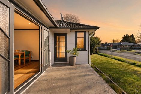 Photo of property in 6 Sare Crescent, Fairfield, Hamilton, 3214