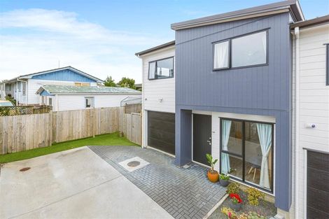 Photo of property in 14d Medina Place, Half Moon Bay, Auckland, 2012