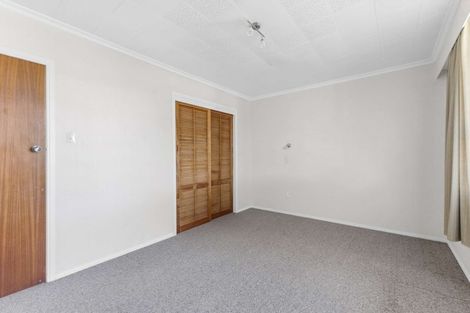 Photo of property in 39 Nevada Drive, Merrilands, New Plymouth, 4312