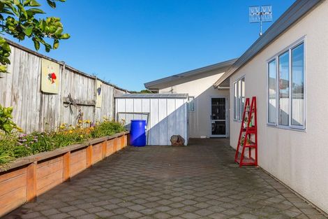 Photo of property in 5 Lucerne Place, Welcome Bay, Tauranga, 3112