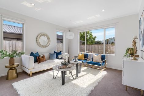 Photo of property in 68a Hutchinsons Road, Bucklands Beach, Auckland, 2014