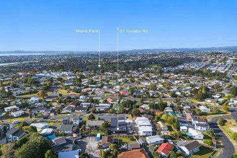 Photo of property in 21c Crosby Road, West Harbour, Auckland, 0618