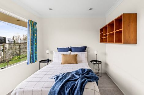 Photo of property in 2 Guthrie Road, Havelock North, 4130