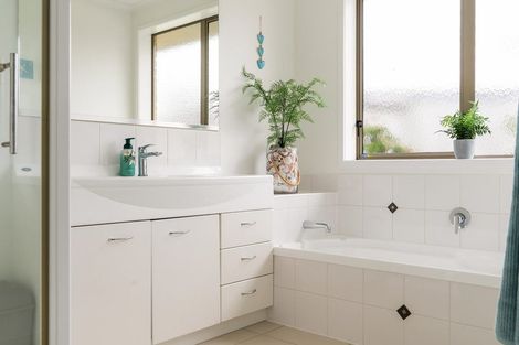 Photo of property in 3 Stenning Place, Papamoa Beach, Papamoa, 3118