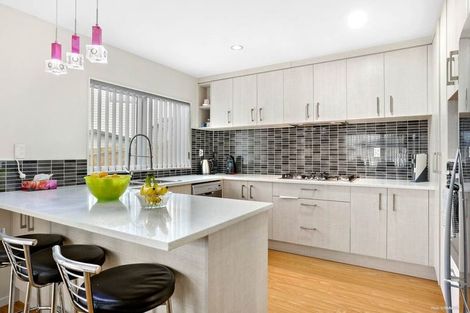 Photo of property in 62 Kirikiri Drive, Papakura, 2110