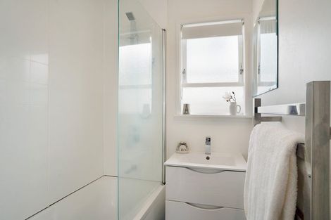 Photo of property in 11 Oriana Avenue, Lynfield, Auckland, 1042