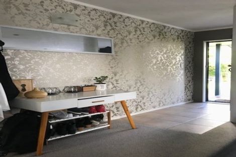 Photo of property in 98 Caribbean Drive, Unsworth Heights, Auckland, 0632