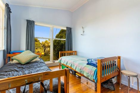 Photo of property in 22 Arapito Road, Titirangi, Auckland, 0604