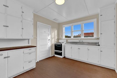 Photo of property in 42 Pitcairn Crescent, Bryndwr, Christchurch, 8053