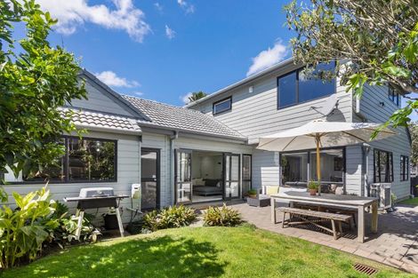 Photo of property in 17a Horotutu Road, Greenlane, Auckland, 1061