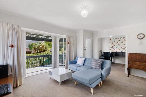 Photo of property in 7 Truscott Place, West Harbour, Auckland, 0618