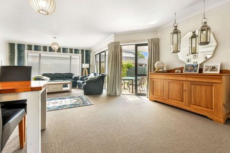 Photo of property in 16/64 Kawaha Point Road, Kawaha Point, Rotorua, 3010